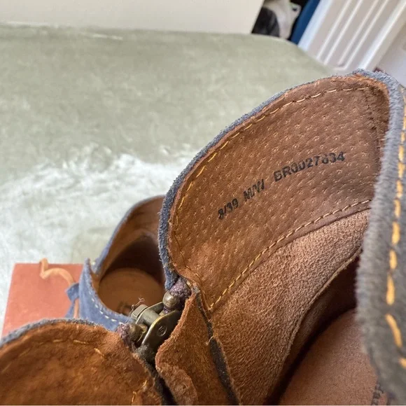 Born Navy Blue Suede Booties Size 8 - Picture 4 of 12